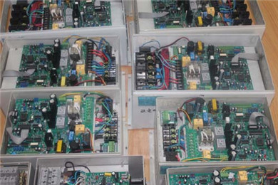 UPS���g���Դ�·��S��