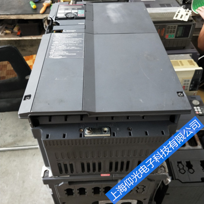 ����F800ϵ��׃�l���S�� E.OC1�󾯴��a�^�d��������