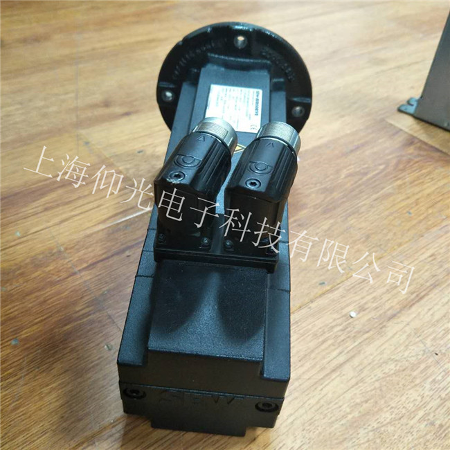 ��ˮ̎��S(ch��ng)SEW�ŷ�늙C(j��)ͻȻͣ�C(j��)�S���ٶȿ�