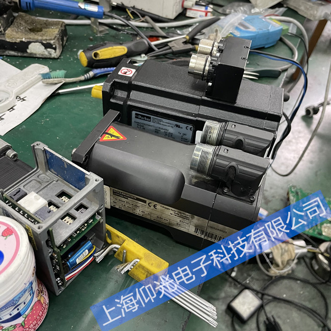 KOLLMORGEN�Ơ�Ħ���ŷ�늙C(j��)�S��AKM65K-ACC2R-00�^������