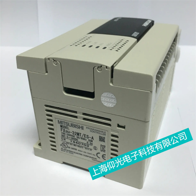 ����PLC�ɾ��̿�����FX3U-32MT /ES���FPOWERָʾ���cEPRORָʾ�����ȿ�ȡ